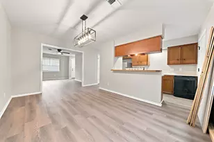 5806 Clarewood Dr, Houston, TX 77081 - Photo 12