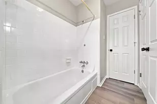 5806 Clarewood Dr, Houston, TX 77081 - Photo 28
