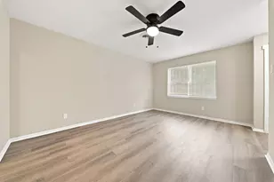 5806 Clarewood Dr, Houston, TX 77081 - Photo 10