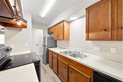 5806 Clarewood Drive #A, Houston, TX 77081 - Photo 16