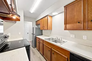 5806 Clarewood Dr, Houston, TX 77081 - Photo 16