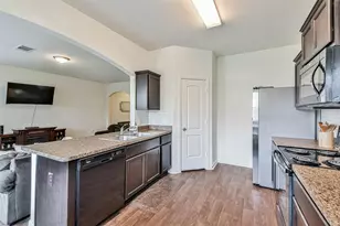 2050 Wilde Elm Dr, Houston, TX 77090 - Photo 6