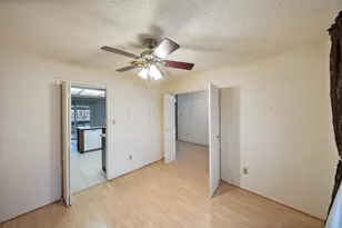 5523 Greenhill Forest Dr, Houston, TX 77088 - Photo 4