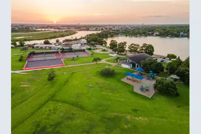 1902 Port Royal Drive, Houston, TX 77058 - Photo 42