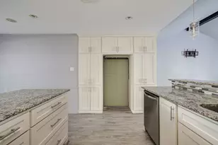 5009 Groveton Ln, Pearland, TX 77584 - Photo 10