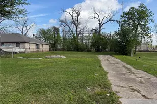 7825 Pardee St, Houston, TX 77028 - Photo 2