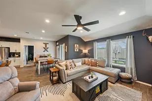 2623 Lost Holly Ln, Conroe, TX 77301 - Photo 10