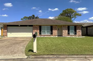 17119 Barcelona Dr, Friendswood, TX 77546 - Photo 1