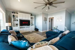 1339 Emerald Dr, Crystal Beach, TX 77650 - Photo 6