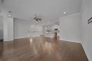 9603 Cambridge Manor Ln, Houston, TX 77045 - Photo 8