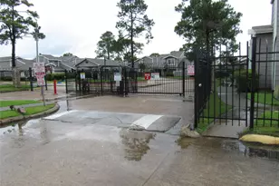 12109 Sandpiper Dr, Houston, TX 77035 - Photo 2