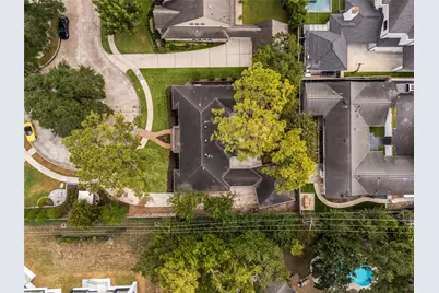 12423 Broken Bough Drive, Houston, TX 77024 - Photo 32