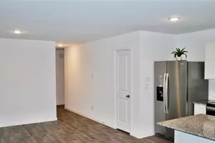 16751 N Marie Vlg Dr, Conroe, TX 77306 - Photo 4