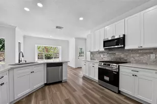 13903 Viewfield Ct, Houston, TX 77059 - Photo 18