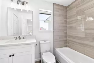 13903 Viewfield Ct, Houston, TX 77059 - Photo 32