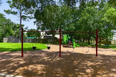 13903 Viewfield Court, Houston, TX 77059 - Photo 34