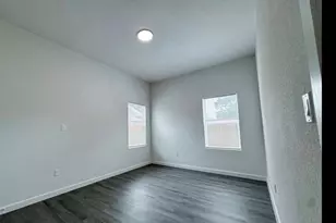 328 Clearwater St, Houston, TX 77029 - Photo 8