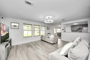 8415 Dovecott Ln, Houston, TX 77083 - Photo 10