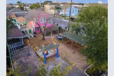 1515 19th Street, Galveston, TX 77550 - Photo 2