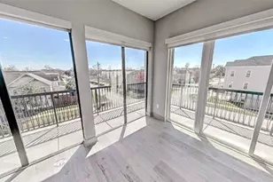 401 W 25th St, Houston, TX 77008 - Photo 4
