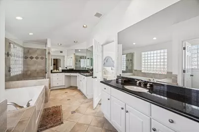 2700 Wroxton Road, West University Place, TX 77005 - Photo 22