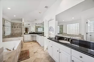 2700 Wroxton Rd, West University Place, TX 77005 - Photo 22