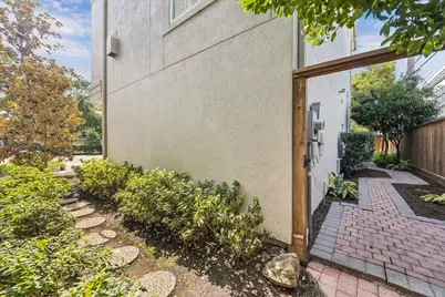 2700 Wroxton Road, West University Place, TX 77005 - Photo 26