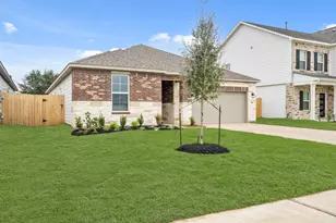 751 Red Mulberry St, La Marque, TX 77568 - Photo 2