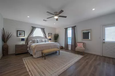 318 Sunset Circle, Tiki Island, TX 77554 - Photo 18
