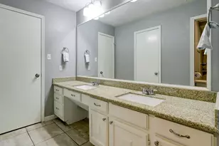 12346 Huntington Venture Dr, Houston, TX 77099 - Photo 16