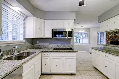 12346 Huntington Venture Drive, Houston, TX 77099 - Photo 10