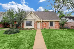 12346 Huntington Venture Dr, Houston, TX 77099 - Photo 1