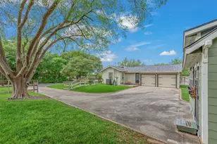 1506 E Washington Ave, Navasota, TX 77868 - Photo 46