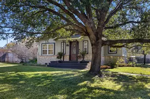 1506 E Washington Ave, Navasota, TX 77868 - Photo 1