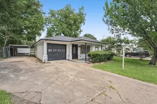 805 Parkstone Dr, Houston, TX 77076 - Photo 2