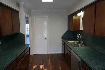 2417 Jamestown Mall #24, Houston, TX 77057 - Photo 14