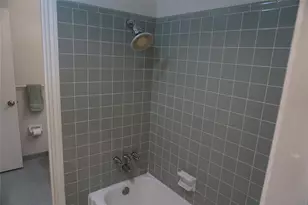 2417 Jamestown Mall, Houston, TX 77057 - Photo 24