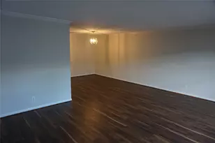 2417 Jamestown Mall, Houston, TX 77057 - Photo 10