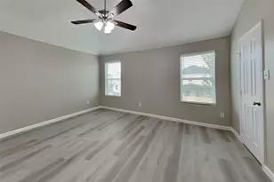 16778 N Thrasher Dr, Conroe, TX 77385 - Photo 8