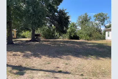313 W A Street, Eagle Lake, TX 77434 - Photo 4