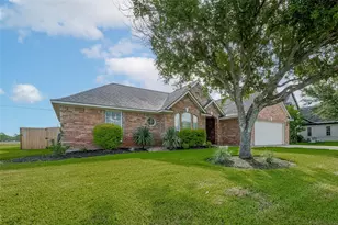 9631 Highland Pointe Dr, Needville, TX 77461 - Photo 2