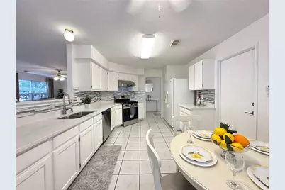 8223 Golf Green Circle, Houston, TX 77036 - Photo 14