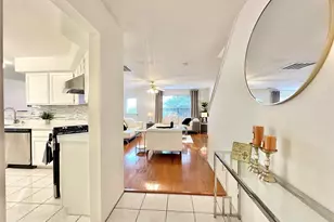 8223 Golf Green Cir, Houston, TX 77036 - Photo 4
