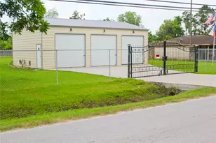 14310 Henry Rd, Houston, TX 77060 - Photo 4