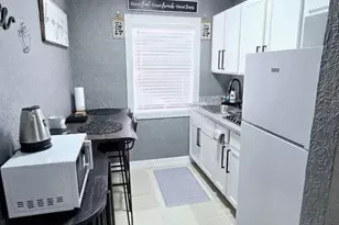 905 E Fayle St, Baytown, TX 77520 - Photo 2