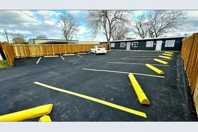 905 E Fayle Street, Baytown, TX 77520 - Photo 4