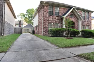 2811 Grants River Cir, Sugar Land, TX 77479 - Photo 2