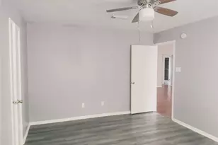 6406 Bayou Crest Dr, Houston, TX 77088 - Photo 8