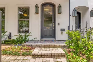 1709 Ashland St, Houston, TX 77008 - Photo 4