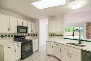 16342 Maple Downs Ln, Sugar Land, TX 77498 - Photo 18